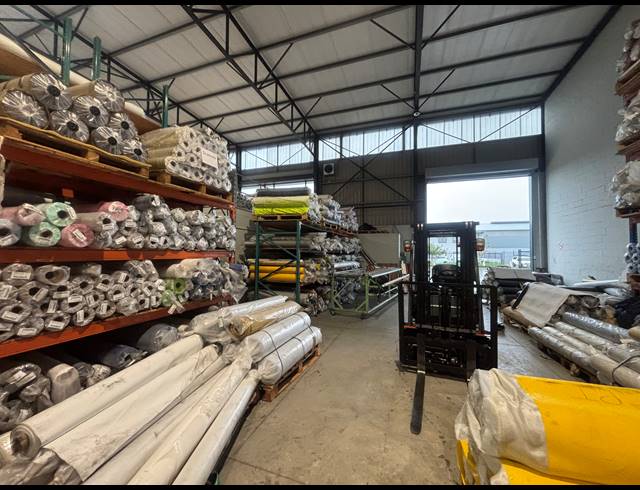 518M² WAREHOUSE TO LET IN STIKLAND INDUSTRIAL